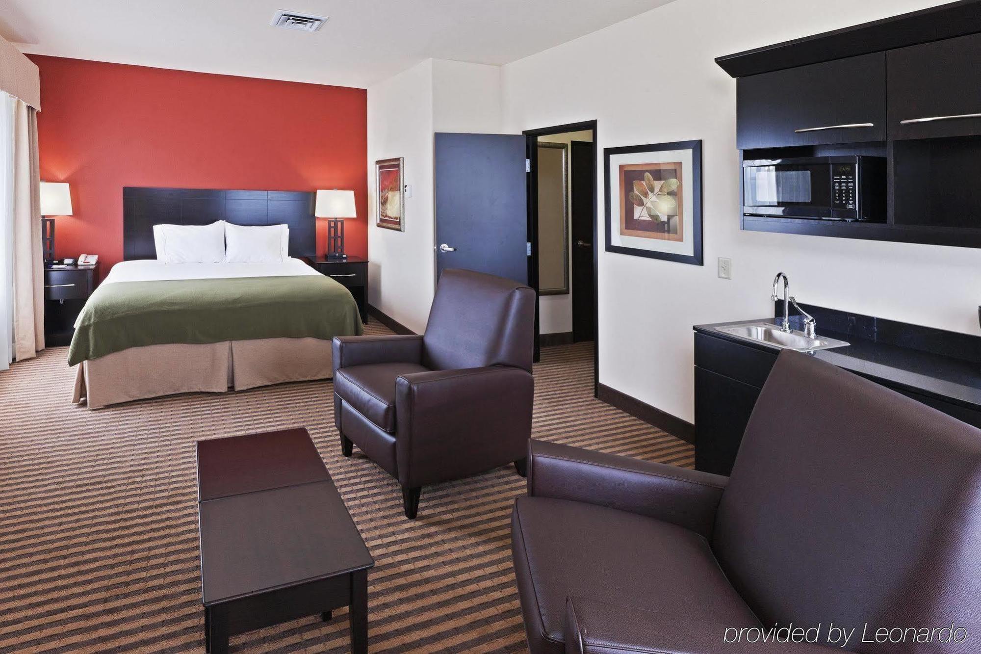 Hotel Express & Nw - Quail Springs By Ihg 3*